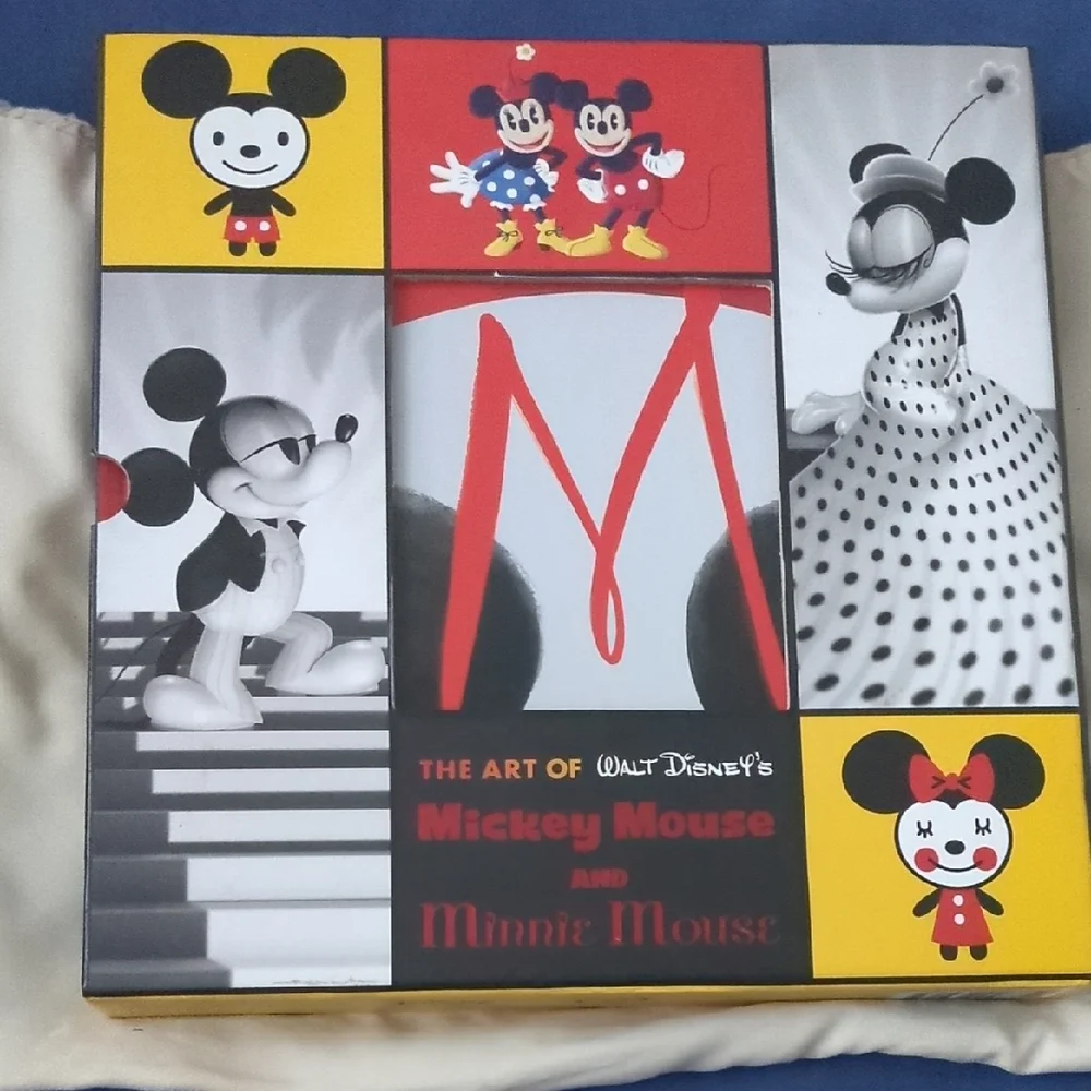 The Art of Mickey Mouse and Minnie Mouse Book - Picture 1 of 6